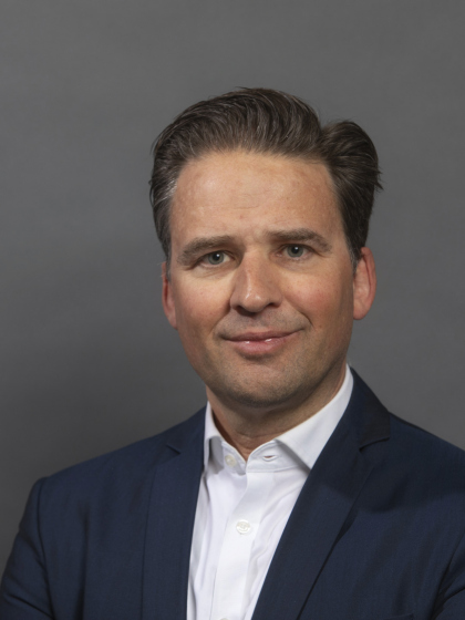 dr._roland_klaes