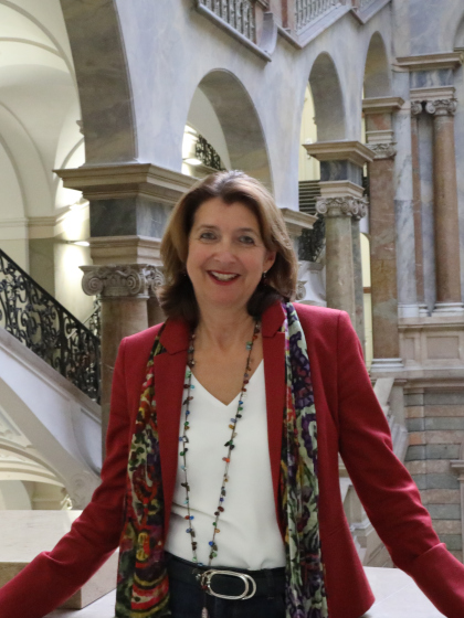 Dr. Beatrix Schobel