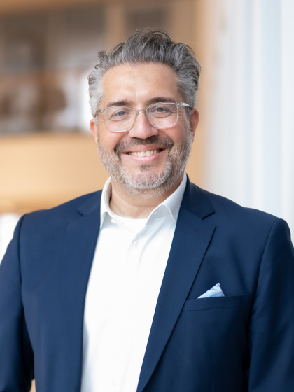portraitbild_2_ralf_huelsboemer2025